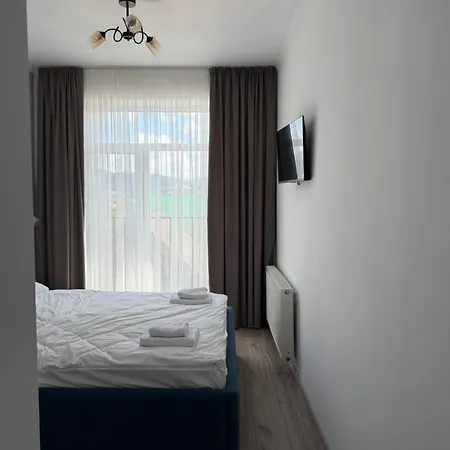старий дуб Hotel