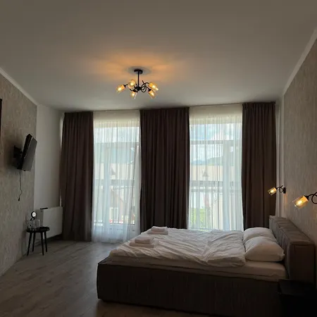 Hotel старий дуб Mizhhirya (Transcarpathia)